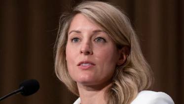 melanie-joly_canada_fm.jpg