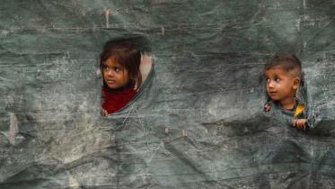 Why are Afghan families being forced to deport from Pakistan?
