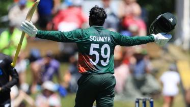 Soumya breaks Tendulkar's 14-year-old record