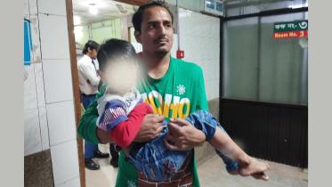 Four injured in crude bomb explosion near polling station