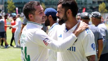 Dean Elgar, Virat Kohli
