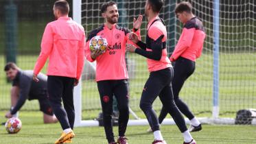 afp_20240408_34nx3ee_v1_preview_fbleurc1mancitytraining.jpg