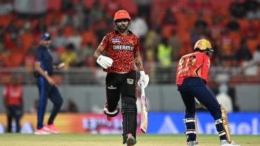 afp_20240409_34p23g6_v1_preview_cricketindiplt20punjabhyderabad.jpg