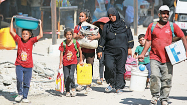 palestinians-leave-an-area.jpg