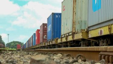 Freight train suspension deepens Ctg port’s container congestion