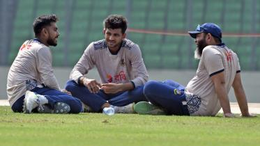 Mehedi Hasan Miraz, Nayeem Hasan, Mushtaq Ahmed