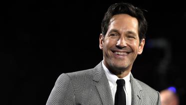 Paul Rudd surprises voters at a university in Pennsylvania, hands out water in long queues