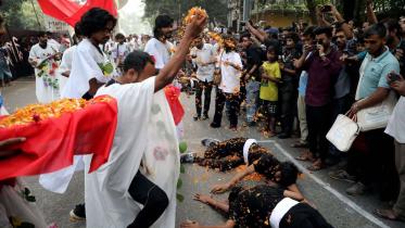 Street theatre ‘Lal Majlum’ revisits historic uprisings