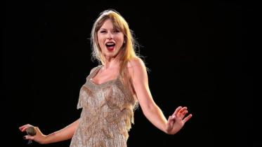 Taylor Swift breaks record, wins 10 trophies in one night, reaches 49 career wins