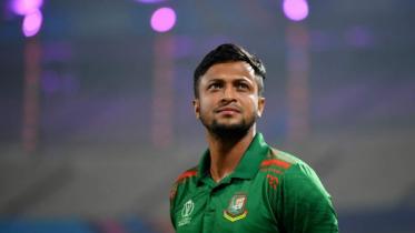 shakib_looks_up.jpg