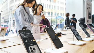iphones.jpg