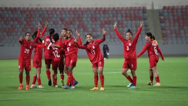 womens_football_4.jpg