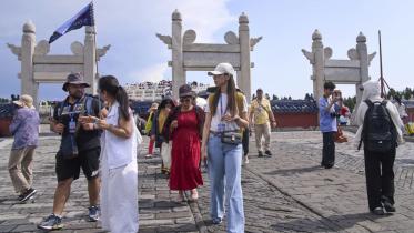 china_tourists.jpg
