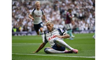 2025-08-16t141508z_1829133052_up1el8g13l6gn_rtrmadp_3_soccer-england-tot-bur.jpg