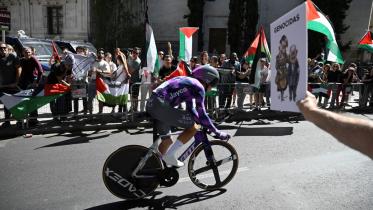 afp_20250911_747d8xg_v2_midres_cyclingespvueltademo_1.jpg