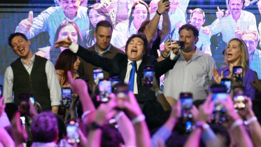 afp_20251027_823z2bj_v2_midres_topshotargentinalegislativeelectionvote.jpg