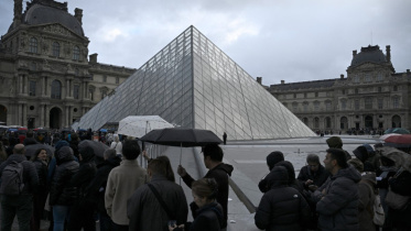 afp_20251020_79db2u3_v2_midres_francemuseuminvestigatintheftclosed.jpg