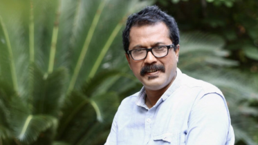 Faruk Ahmed makes directorial debut with stage play ‘Rangmahal’