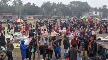 Bagerhats Footpath Winterwear Markets Abuzz as Cold Wave Grips the Region.jpg