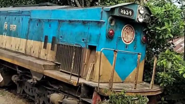 Train derails.jpg