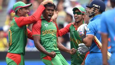 rubel out kohli.jpg