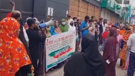Several hundred workers from NASSA Group had been blocking the road and demonstrating since around 10:00am. Photo: Screengrab