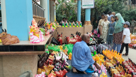 clay toy sellers struggling .jpg.jpeg