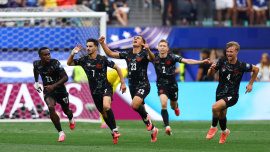 2026-06-28T205536Z_2018415122_UP1EM6S1M4MLK_RTRMADP_3_SOCCER-WORLDCUP-ZAF-CAN.JPG