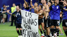 2026-07-15T213841Z_864818289_UP1EM7F1N6HM3_RTRMADP_3_SOCCER-WORLDCUP-ENG-ARG.JPG