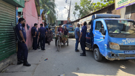 Police went to the area after receiving information that two groups of alleged drug dealers were displaying firearms and exchanging gunfire over control of the area. Photo: Star