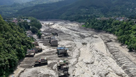 nepal flood.jpg