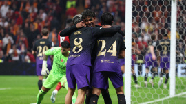 2026-10-13T202614Z_1879150839_UP1EMAD1KRO0C_RTRMADP_3_SOCCER-CHAMPIONS-GS-BAR.JPG