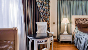curtain 4.jpg