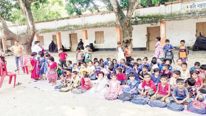 BENAPOLE PHOTO---Benapole Government Primary School building declared unsafe, classes continue in open spaces--04.07.26.jpg