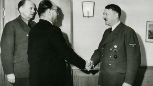 Subhas_Chandra_Bose_meeting_Adolf_Hitler.jpg