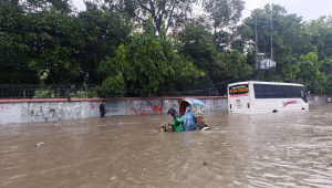 Dhaka traffic disrupted by floodwater