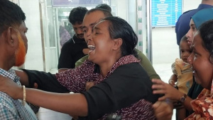 Bogura_accident_victims_relative.jpg