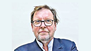 Professor-Jean-Louis-Arcand.jpg
