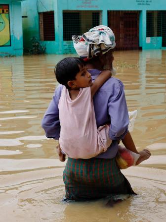 a2024-08-26t102925z_1679541440_rc2jn9asmm28_rtrmadp_3_asia-weather-india-bangladesh.jpg