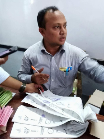 ballot_stuffing.jpg