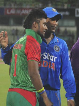dhoni sabbir.jpg