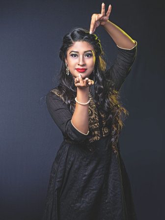 pooja1_0.jpg