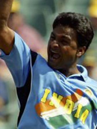 Javagal Srinath celebrating after grabbing a wicket.