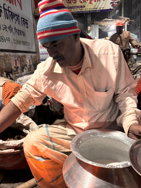 The lives behind Dhaka’s winter pitha stalls