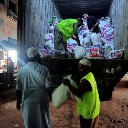  Mim-Emon deliver flood relief to Chandpur