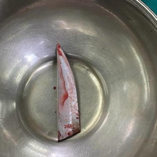 saif-ali-khan-knife.jpeg