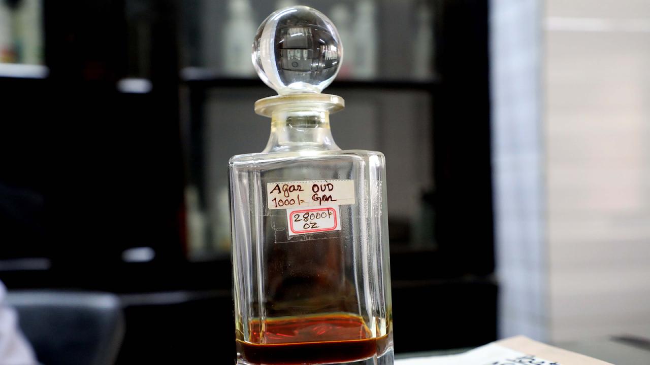 Exploring Dhaka's perfume market, Mitford area's perfume shops, perfume price in Bangladesh, Best perfume market in Dhaka, perfume wholesale market, best perfume for Bangladeshi men, perfume wholesale market in Bangladesh, buy cheap perfume in Bangladesh,