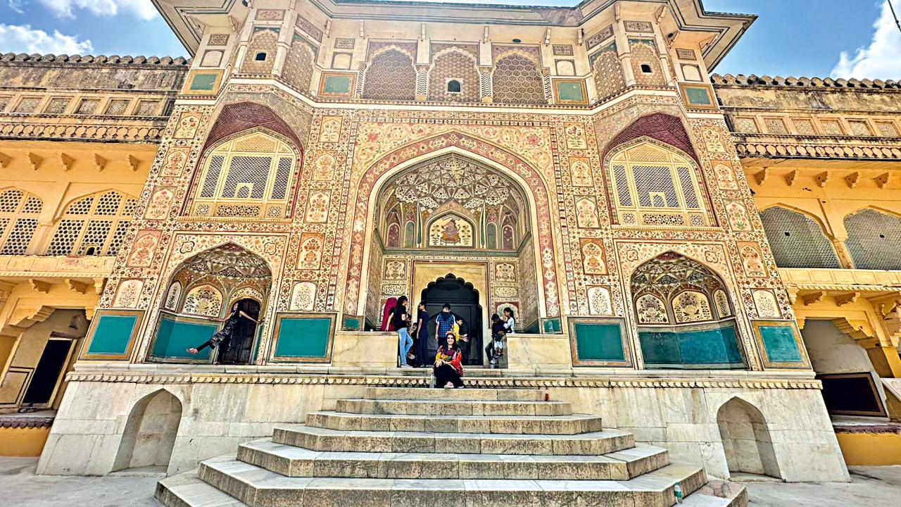 amber-palace-gate.jpg